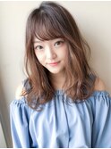 大人かわいい無造作ウェーブ・グレージュ