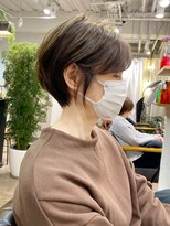 アヴァロン(AVALON)&nbsp;美シルエット・立体感大人ショート・アッシュベージュ【BISA】