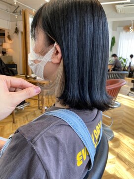 コンムオーベレ(COMMUOVERE) 切りっぱなし×インナーカラー