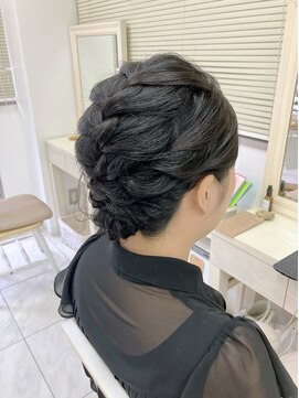 リサ 恵比寿(risa.) 編み込みシニヨン