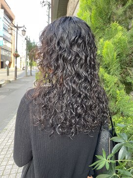 ノーム バイ アウラ(norm. by aura) 外国人風ロングパーマ