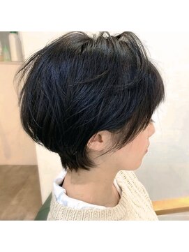 アオ 岡野 横浜(a-o) short hair