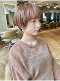 大人のマッシュショート　顔まわりレイヤー　丸みショート
