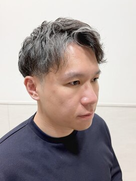 ヨシザワインク プレミアム 築地店(YOSHIZAWA Inc. PREMIUM) 王道ツイスパ/フェード/アップバング/白髪ぼかし/メンズパーマ