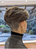 ハンサム刈り上げショートヘア