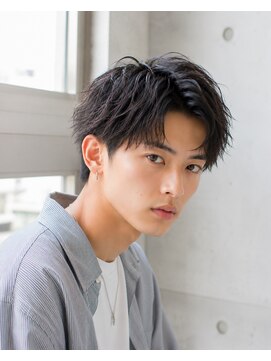 メンズバグズ(MEN's Baguz) 韓国風ニュアンス波巻きパーマ束感センターパートメンズトレンド
