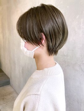 アイティーバイアルバム 八王子店(IT by ALBUM) タイト丸みショートオリーブ_くびれミディ_ba320892
