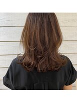 フチュール(futur)&nbsp;色っぽ外ハネミディ♪