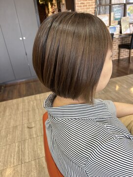 バンファミリー VANfamily 前下がりボブ