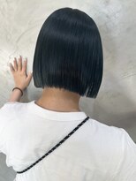 オー(OOO)&nbsp;濃いグリーンの派手カラー◯