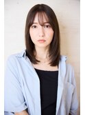 ミディアム×ストレート×ナチュラル