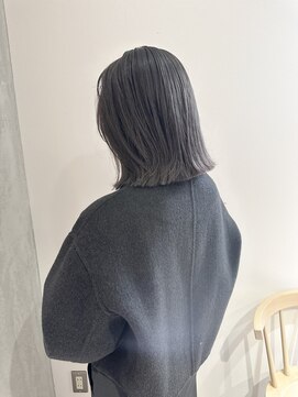 ヨーク(YOKE) YOKE 切りっぱなしボブ外ハネボブネイビーグレージュブリーチ