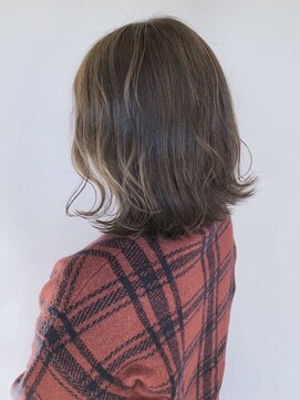 ノーブルスチュアート(NOBLE STUART) ふんわりくびれシルエットのナチュラルボブ