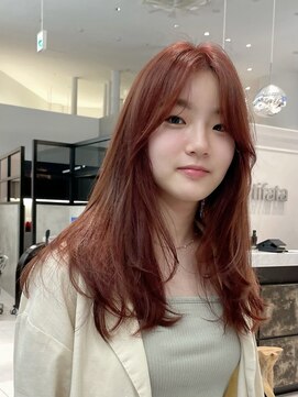 アルティファータ(artifata) レイヤーカット カーテンバング 暖色カラー オレンジ