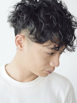 シロ(ciLo) メンズパーマ × 無造作