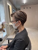 エウペ 渋谷(WEUPE)&nbsp;斜めバング/グレージュカラー/デザインカラー/シルキーベージュ