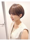 ココアベージュ前髪あり小顔愛されショートボブ