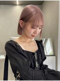 ピンクベージュ春色ハイトーンボブ