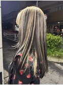 ロングレイヤーカットアンブレラカラー抜きっぱなしブリーチ