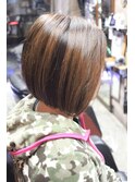 ２トーンカラー×ハリウッドボブ
