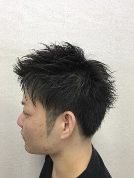 メンズヘアサロン ルーモ 束感アップバング