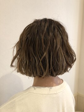 ネオリーブエム(Neolive em;) neolive em クシュっとボブ☆☆