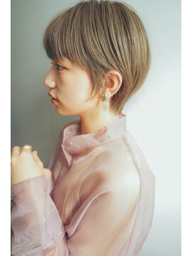 アリー 原宿 表参道(ALLY) [ALLY阿部]大人可愛い丸みショート×ミルクティカラー