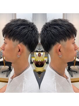 リッチ 菊名店(Rich) 両サイド刈り上げブラックメンズカットまとまり感ショート