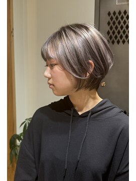 リフル 八王子(RIFULL) ハイライト レイヤー ショートヘア ボブ くびれレイヤー