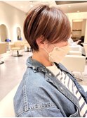 耳掛けショートボブ/襟足束感ショート/アッシュベージュ