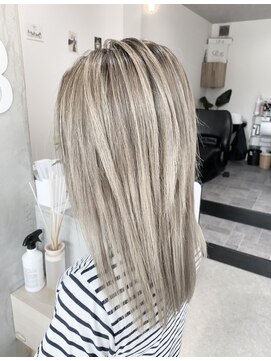 エイティエイト(88) シャドウルーツ×ミルクティーベージュ