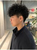 ツイストスパイラルパーマ　束感　強めパーマ　ソフトリーゼント