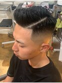 七三分け　サイドパート　スキンフェードカット