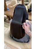 艶感と手ざわりの両立!縮毛矯正ストレート
