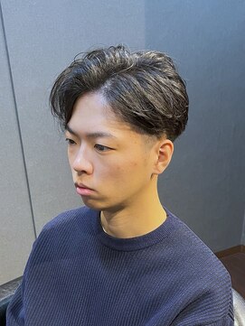 ビーダンディー(Bee dandy) ビジネスショート 前下がりツーブロック かき上げアップバング