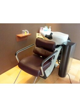 髪のお悩みを解消しながら、頭皮ケアを♪頭皮から髪を健康に導く、本格スパが大好評！