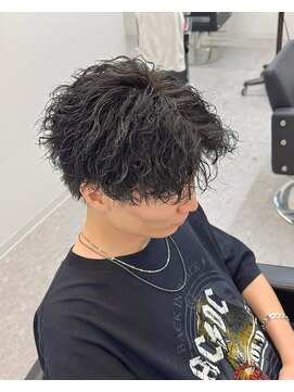 ブライト(BRIGHT) シャドウパーマセンターパート