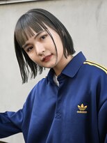 ディッセンバー 神宮前(December)&nbsp;オリーブカラー切りっぱなしボブワイドバングオン眉フルバング