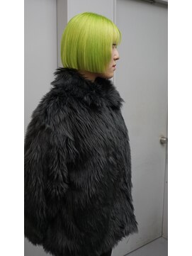 ヴァーディ オモテサンドウ(Vardy omotesando) lime/ライム ハイトーンボブ ビビッドカラー 表参道