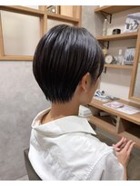 ロッカ(ROCCA)&nbsp;ダークブルー耳掛けハンサムショート