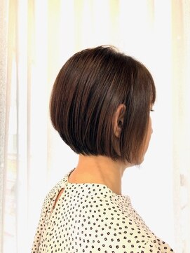 クオリス 上福岡店(QUALIS) 大人女性/小顔前下がりショート/ハンサムショート/30代40代50代