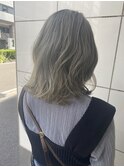 オリーブグレージュ