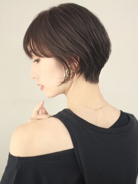 ルアン 上通り(ruen) くびれのある大人美人ショート