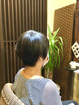 ヘアーリゾート トリップ(Hair Resort Trip) ショートグラデーションボブ