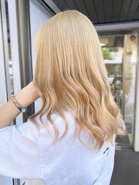 アイティー バイ アルバム 中野店(IT by ALBUM) ホワイトブロンド_くびれヘアビタミンカラー_ba361851