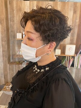 アルム(hair salon Alum) 『 個性派刈り上げパーマスタイル☆ グレー&ラベンダー 』