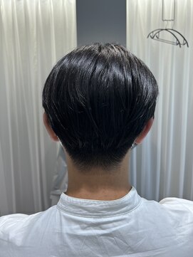 カラン(Calin) イケメンセンターパートツーブロ束間ハンサム