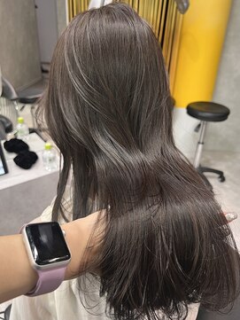 シティ(CITY) ブラウンカラー　ブリーチなし　レイヤースタイル　韓国ヘア