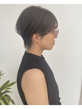 ヌードルバイコア(noodle by CoRe.gn) ショートスタイル+オリーブグレージュ