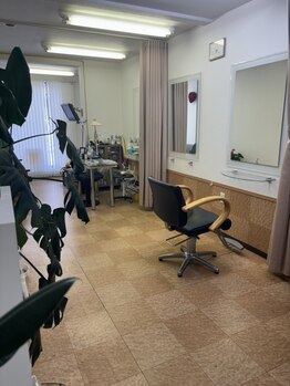 ケン(KEN)の写真/最後まで一人のスタッフが施術するので希望が伝わりやすい♪夜間サロンだからこそ落ち着ける空間をご提供◎